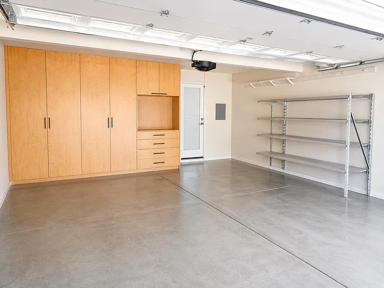 103 Brittany Dr — Photo 16