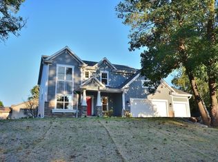 W136N6870 Claas Rd, Menomonee Falls, WI 53051