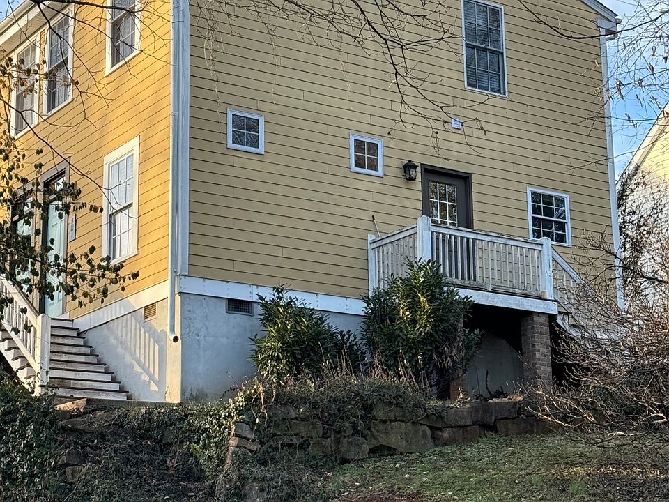 1st image of 206 E Broadway St Unit 4