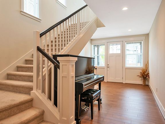 3rd image of 24148 NE 15th Way
