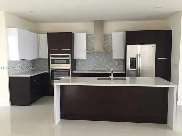 3 bed, 2.5 bath, 2317 sqft, $5,250 — Photo 2