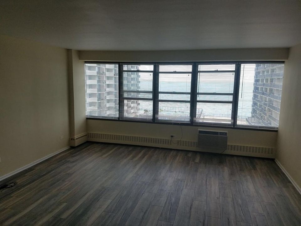 2nd image of 6030 N Sheridan Rd APT 1004