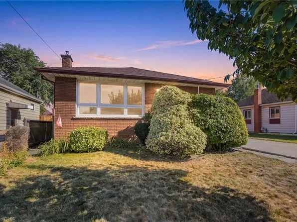 234 Normanhurst Ave, Hamilton, ON L8H 5N2