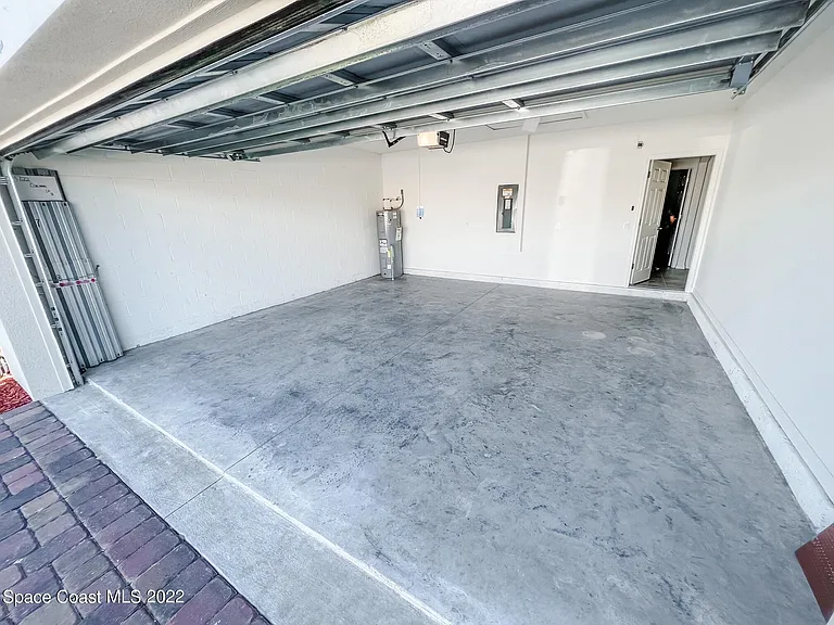 3722 Coachman Ln SE — Photo 9