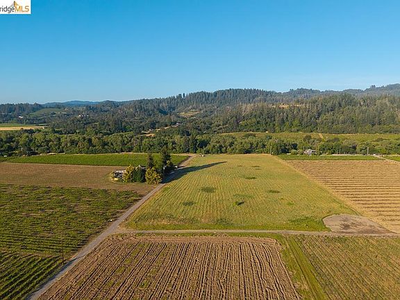 3rd image of 838 Dry Creek Rd