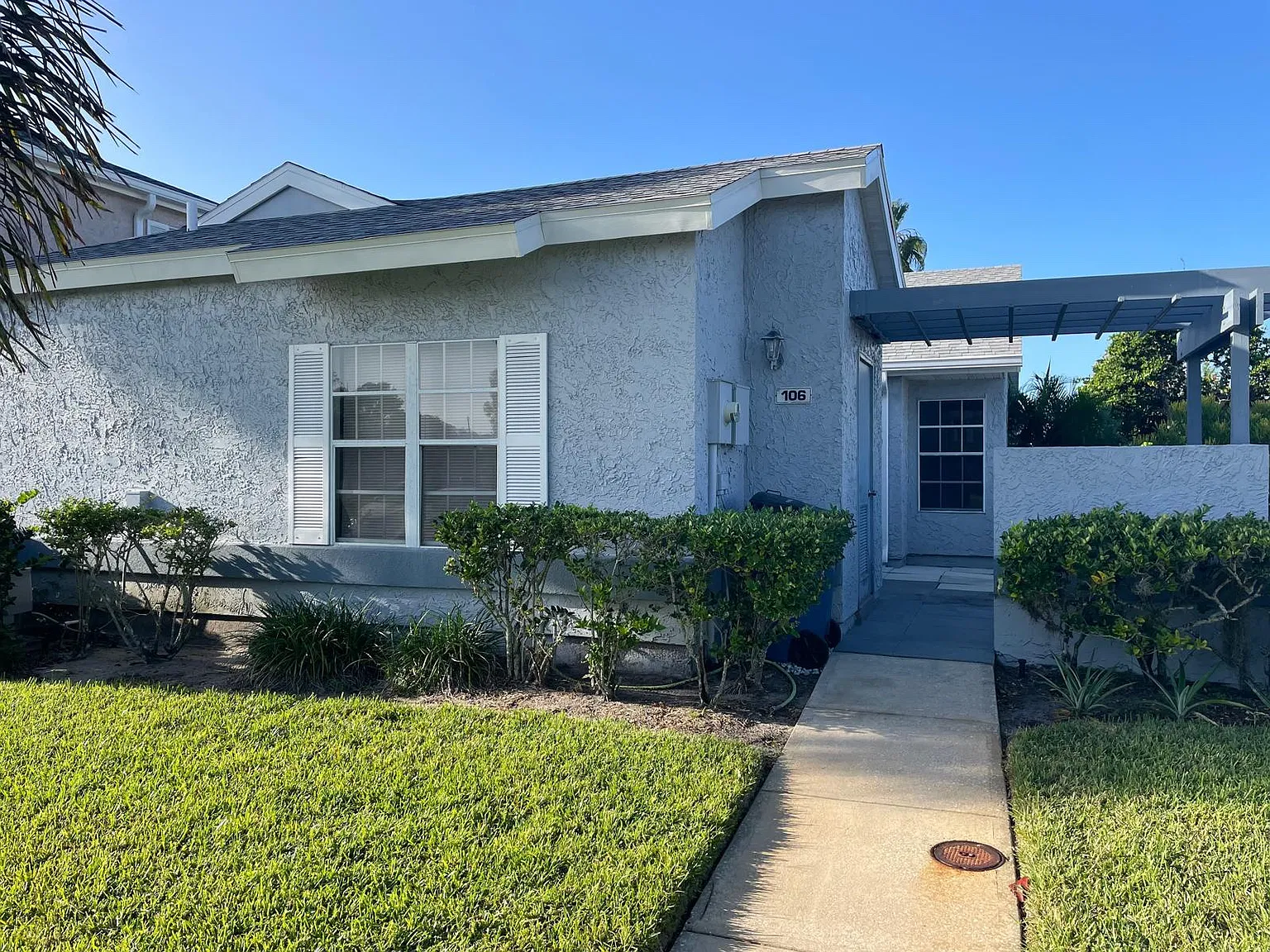 1485 Malibu Cir NE — Photo 1
