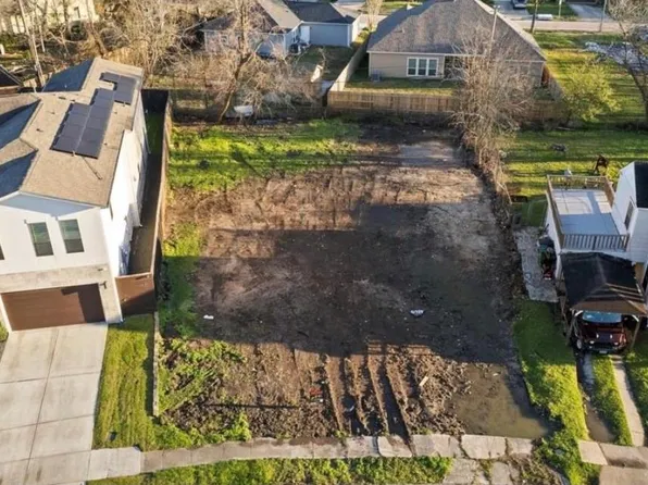 6919 Burgess St, Houston, TX 77021