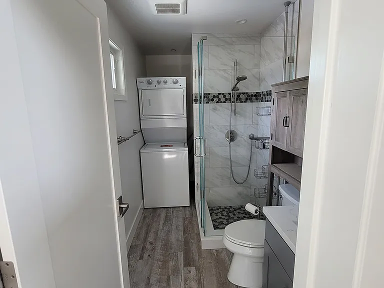 704B Laurel Ave — Photo 18