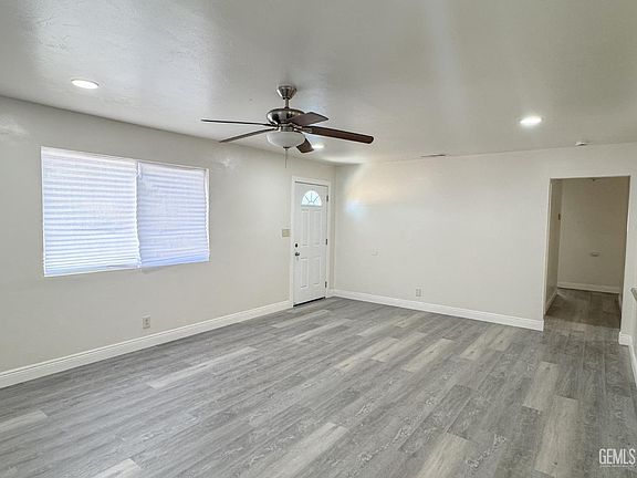 5th image of 919 Beryl Dr