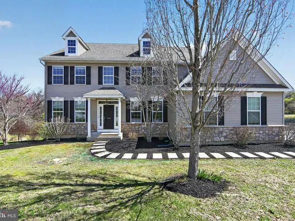 208 Liberty Cir, East Fallowfield, PA 19320