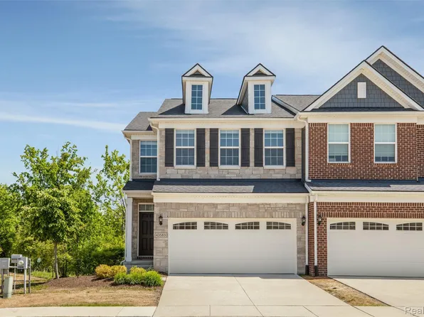 43583 Chancellor Ln, Novi, MI 48375