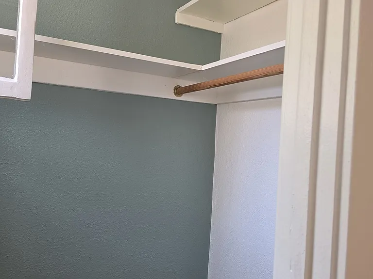 1410 W Washington Ave — Photo 5
