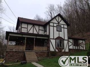61 York St, Cameron, WV 26033