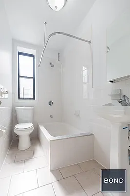 Rented by Bond New York | media 23