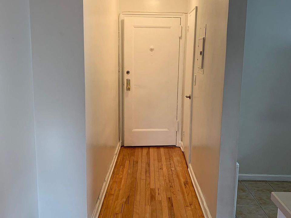 1st image of 320 S Broadway