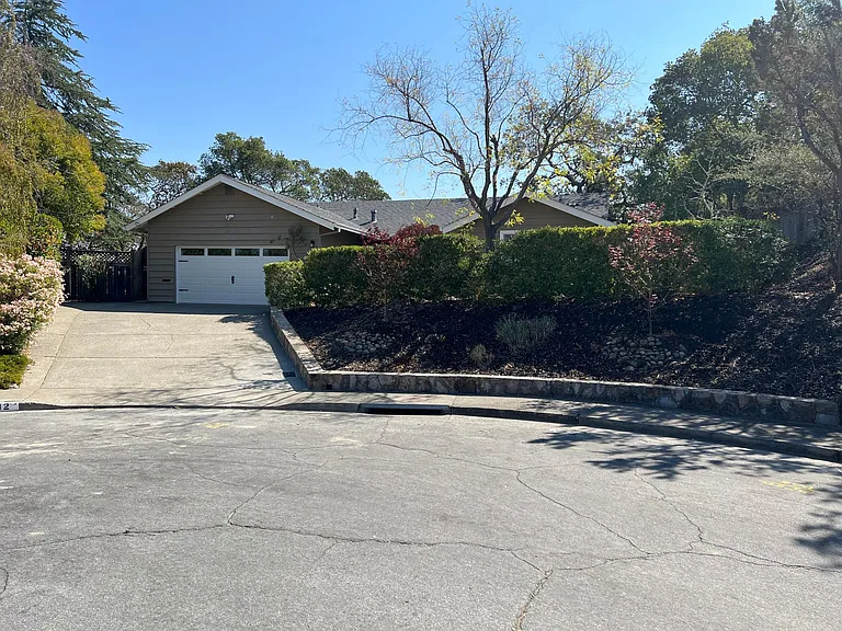 12 Kaden Ct — Photo 1