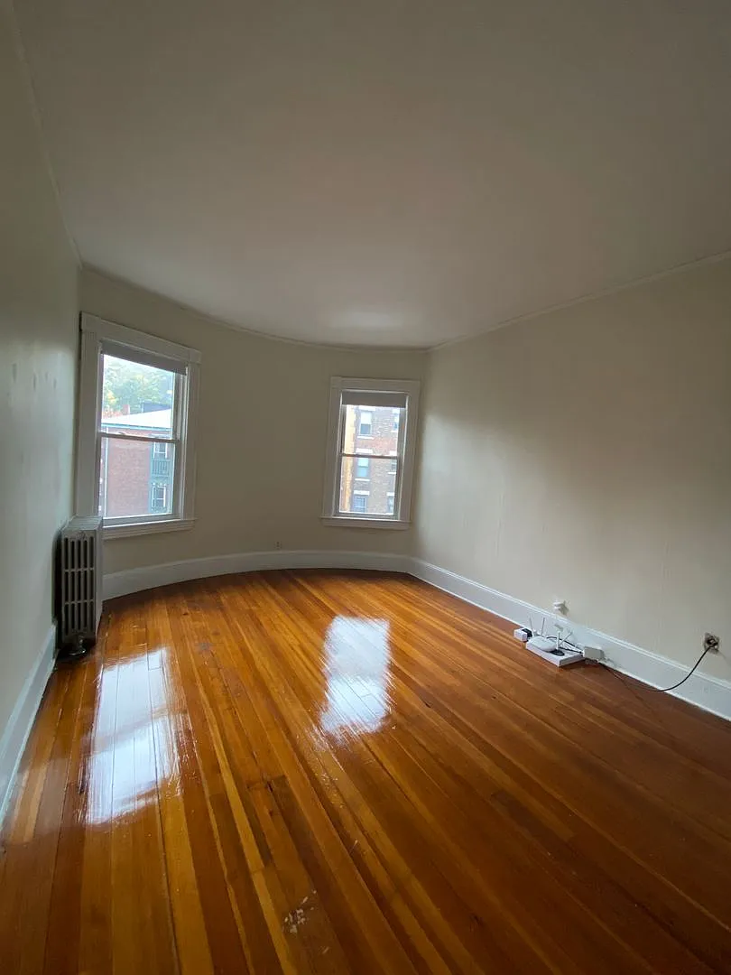1-Bedroom Split | 1595 Beacon Street, Brookline (Washington Square) — Photo 3