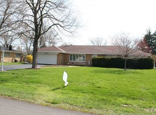 325 Crest Ave, Elk Grove Village, IL 60007