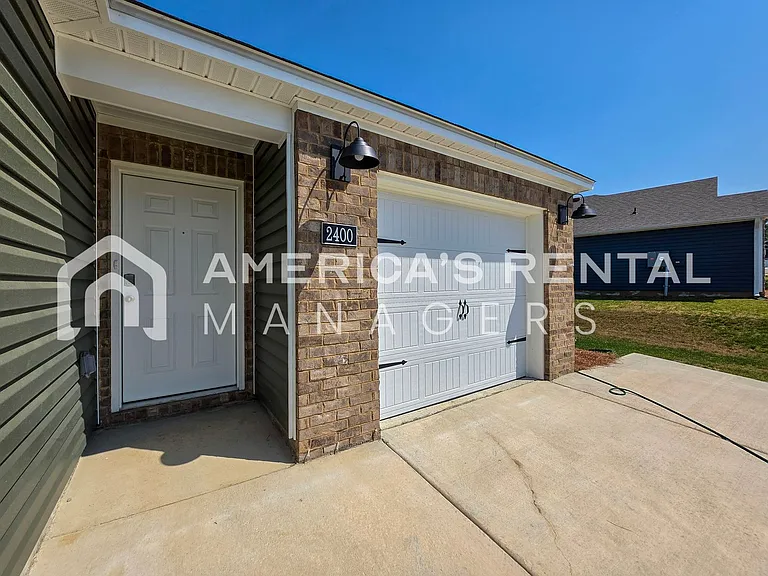 2400 Sky Dr — Photo 7
