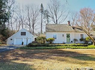 265 Stonehouse Rd, Trumbull, CT 06611