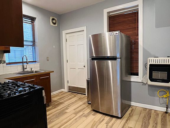 5th image of 2320 S Seeley Ave Unit 1