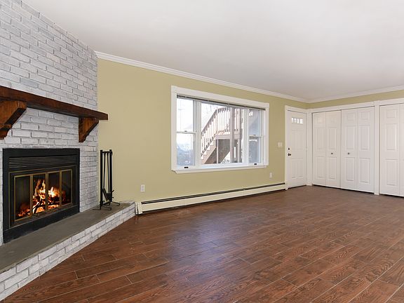 3rd image of 14 Myrtle St #1