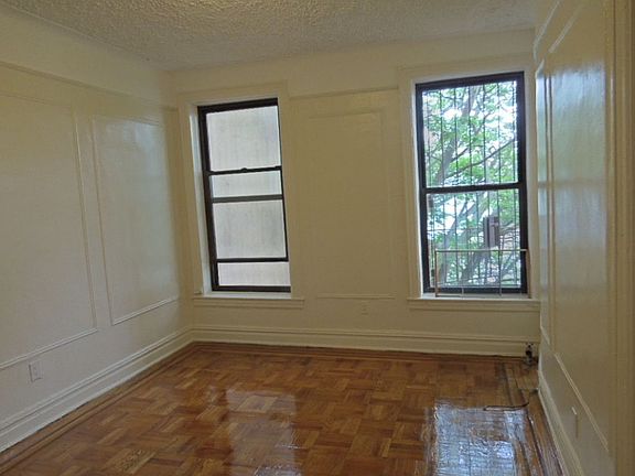 3rd image of 660 Washington Ave APT 2R