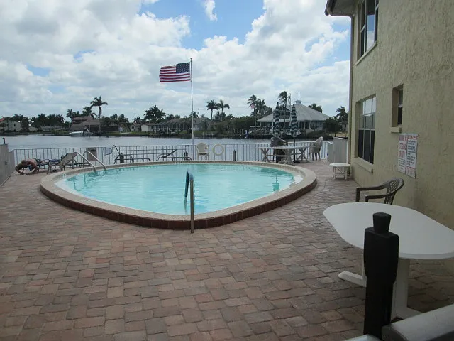 Building Photo - 408 Tudor Dr #1A