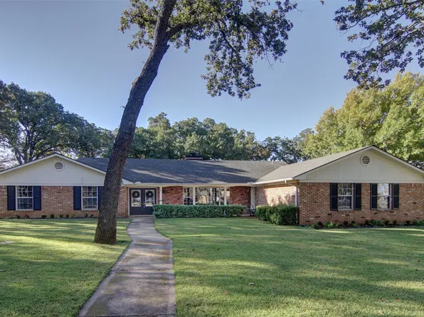 1300 Fisher St, Graham, TX 76450