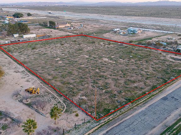 3rd image of 263 Hidden River Rd