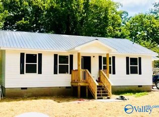 292 Hillsman St, Albertville, AL 35950