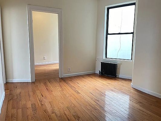 4th image of 510 E 119th St #4B