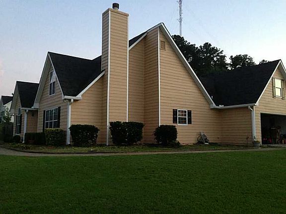 Corner lot, garage side