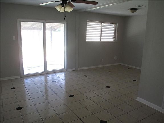 5th image of 2818 3rd Ave N