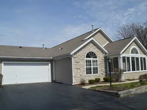 2235 Whispering Pines Dr #2235, Toledo, OH 43617