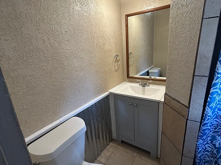 705 N Date St #5 — Photo 5