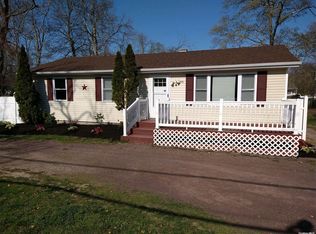 195 Whittier Dr, Mastic Beach, NY 11951