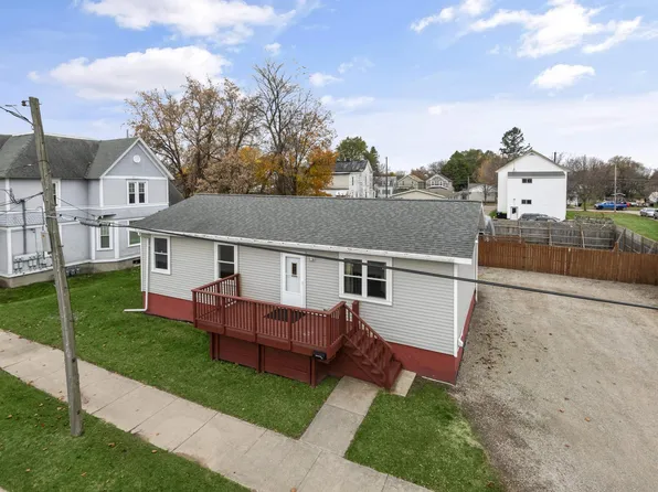 703 4th St, Menominee, MI 49858