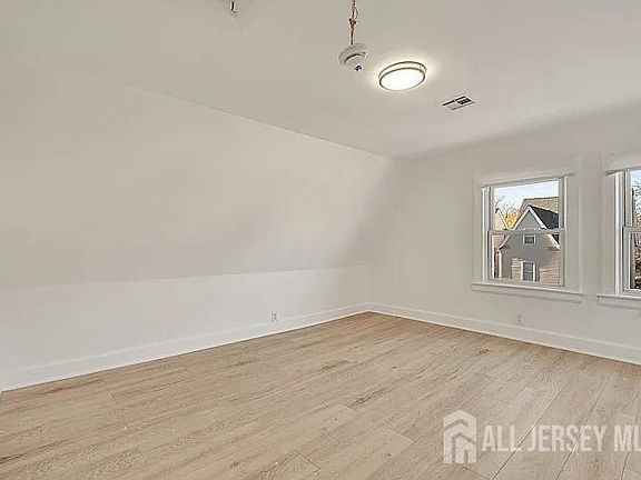 3rd image of 110 N 17th St #3