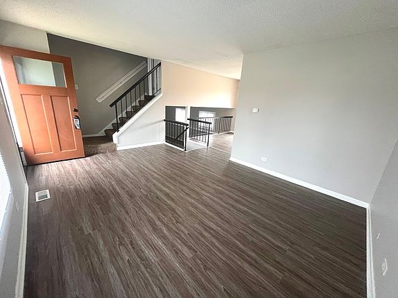 4th image of 22642 Clarendon Ave