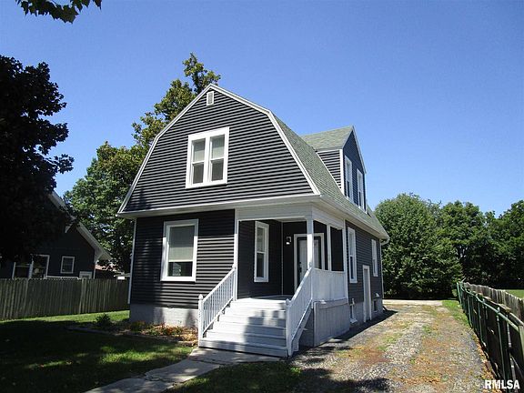 2nd image of 1551 Summit St