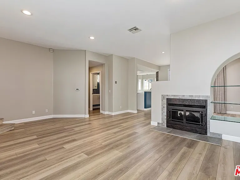 2333 Oak St #3 — Photo 11
