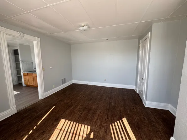 432 W 3rd St APT 7, Davenport, IA 52801