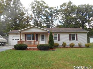 68 Chester Ln, Pennellville, NY 13132