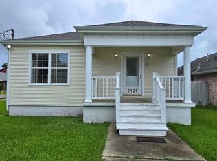 2121 Montesquieu St, Chalmette, LA 70043