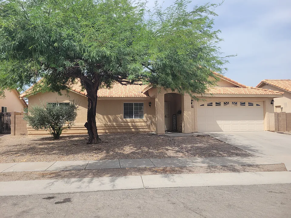 9574 E Paseo