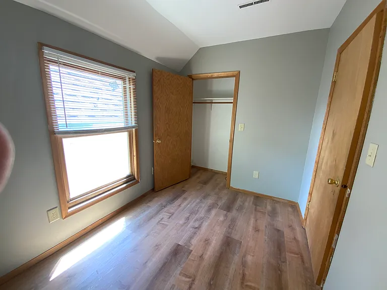 2 bed, 1.0 bath, $975 — Photo 12