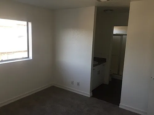 3bed,2bath townhome. Half off rent for January 2024! Photo 1