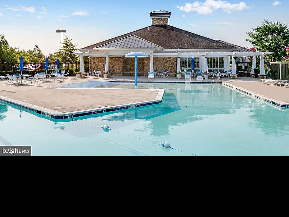 Outdoor swimming pool