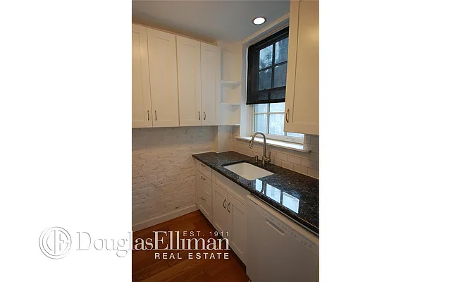 Rented by Douglas Elliman | media 25